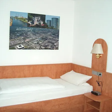 Alter Dorfkrug Am Kanal Hotel