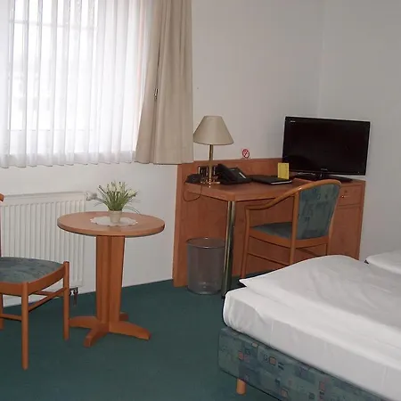 爱特多富茹穆凯纳酒店 3* 沃尔夫