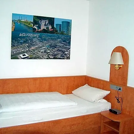 Alter Dorfkrug Am Kanal 호텔 3*