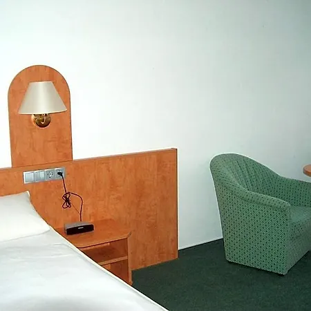 Alter Dorfkrug Am Kanal Hotel 3*