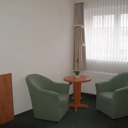 Alter Dorfkrug Am Kanal 3*